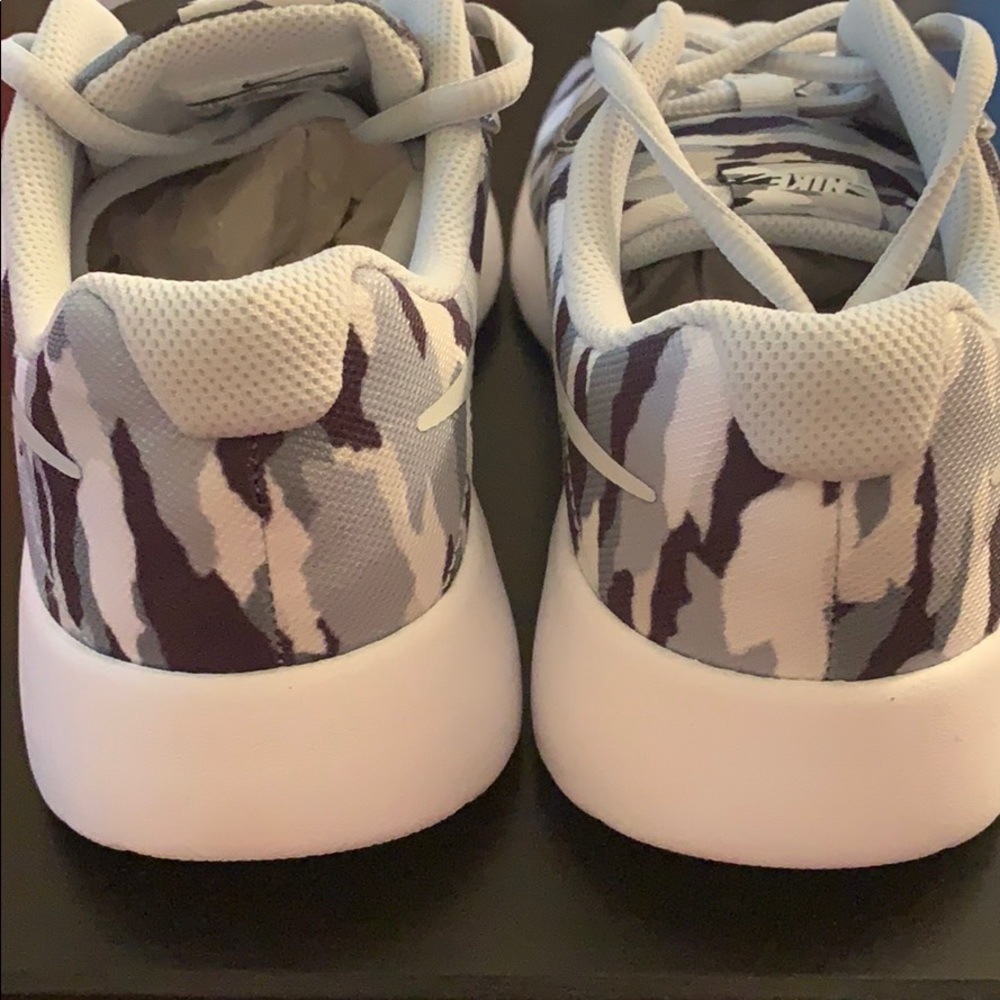 Nike Tanjun camo Sneakers - Picture 7 of 8